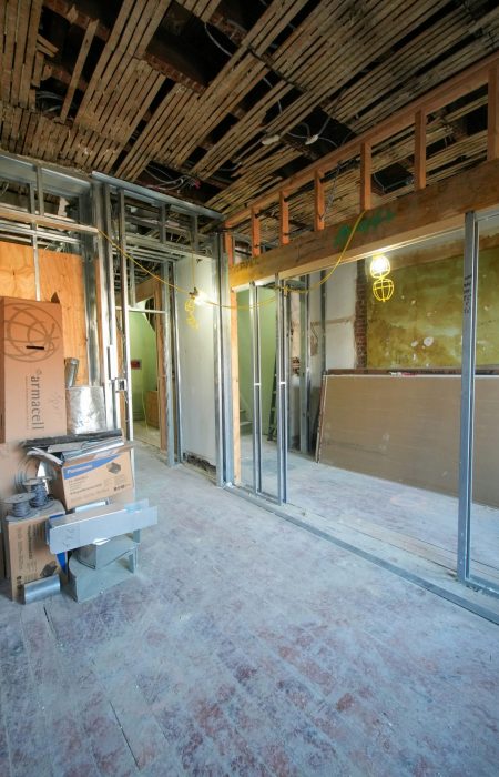 olek-buzunov-XhH64XAmzNc-unsplash