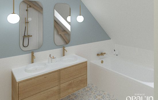 Agencement de salle de bains mansardée sous combles avec baignoire, meuble en bois suspendu et carreaux de ciment à Loire Authion.